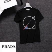 2026春夏は人気定番 プラダ スーパーコピー ｔシャツ コーデ メンズ ストリート スタイル Pradaコットン トップス 半袖 着こなし