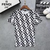 魅力的な今年らしい FENDI フェンディ半袖Tシャツ 3色可選 2026年春夏のトレンドアイテム