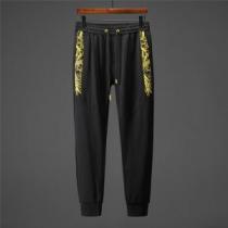 派手にはなりすぎず ヴェルサーチVERSACE チノパン 春夏の流行り2026新品 トレンド感があって涼しげ