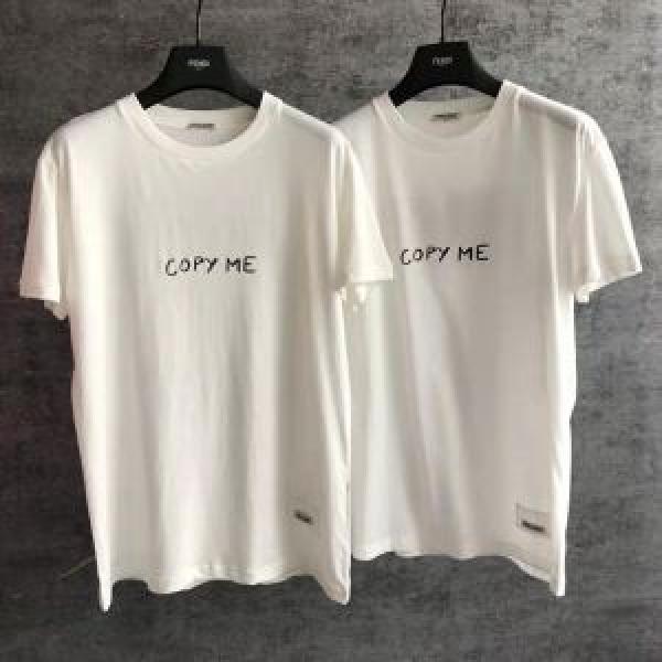 リラックススタイルが実現 2026年春夏のトレンドアイテム ミュウミュウ MIUMIU 半袖Tシャツ