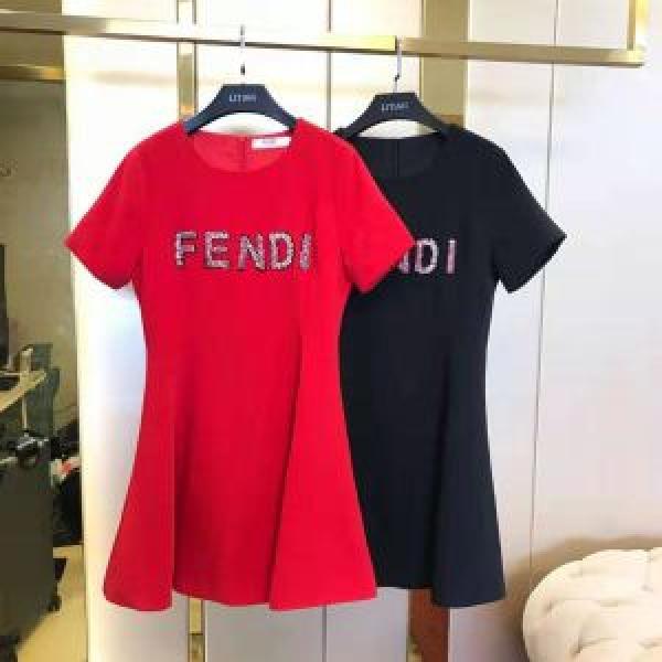 2色可選 2026年の夏のマスト 今年の正解大人気新作 フェンディ FENDI ワンピース