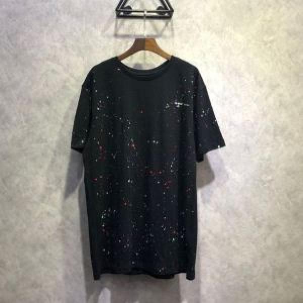 春夏のトレンドアイテム Off-White オフホワイト 半袖Tシャツ 2026春夏も引き続きトレンド 今年の夏は着こなし