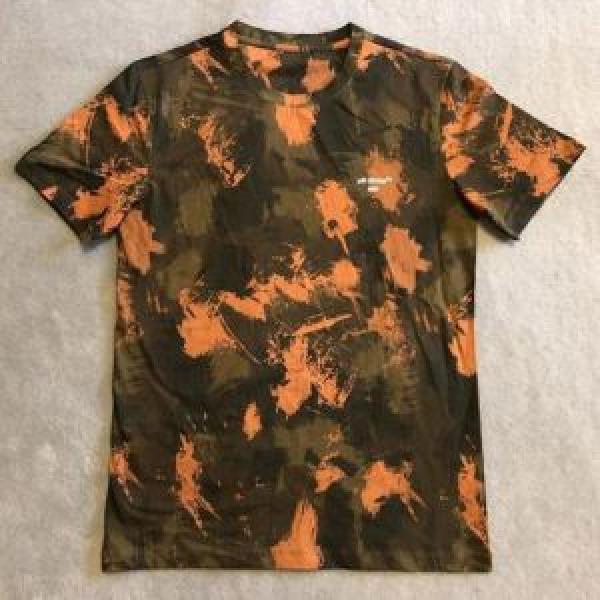 春夏のトレンドアイテム 【2026年】夏のファッション オシャレアイテム Off-White オフホワイト 半袖Tシャツ