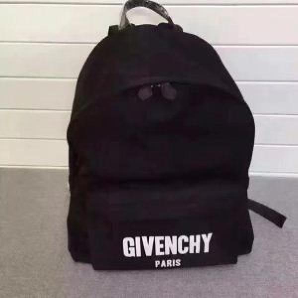 GIVENCHY バッグ 2026春夏トレンドアイテム オシャレな印象に ジバンシー.91.