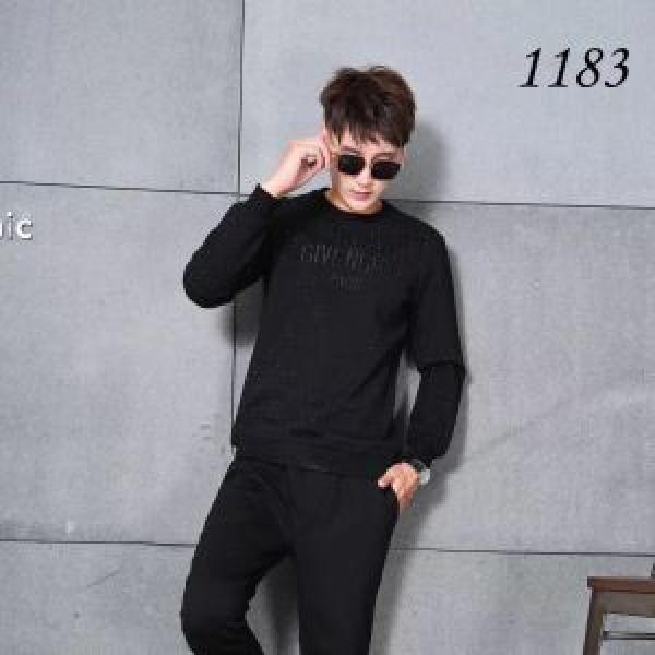 元気な印象のコーデ ジバンシー GIVENCHY コート 2026年春夏のトレンドアイテム