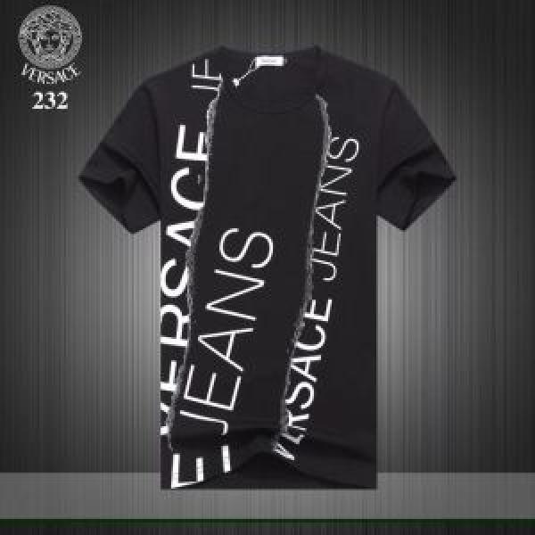 2026春夏の大注目トレンド 抜け感のあるキレイめ VERSACE ヴェルサーチ 半袖Tシャツ 3色可選