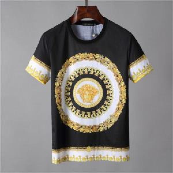 VERSACE ヴェルサーチ 半袖Tシャツ ブランドの話題の新作も！ 2026年夏の一押しファッションアイテム