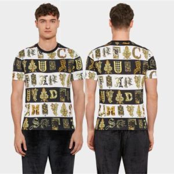 今流行りの最新コレクション 2026年春夏シーズンの人気 夏らしい季節感 VERSACE ヴェルサーチ 半袖Tシャツ