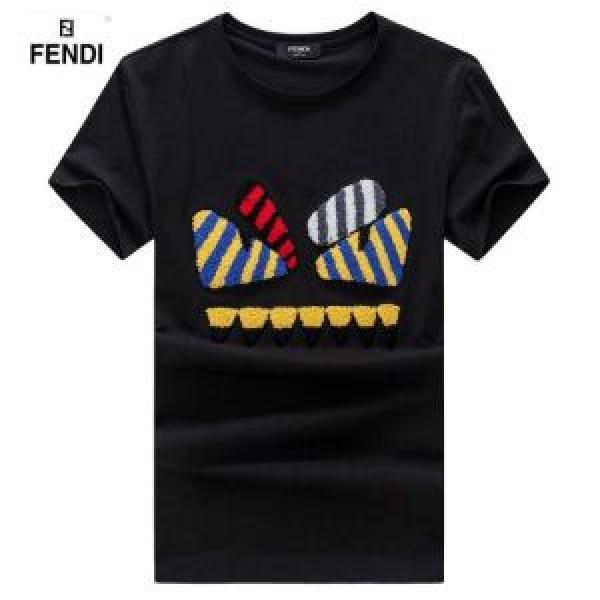 FENDI フェンディ 半袖Tシャツ 2色可選 季節をまたい新作アイテム 2026SSのトレンド商品