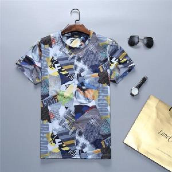 FENDI フェンディ 半袖Tシャツ 2026年春夏流行ファッション 大人可愛いスタイル 大人っぽく見せ新作