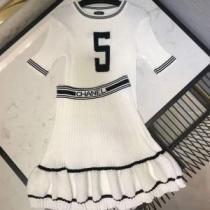 ブランド コピー ワンピース 2色可選 2026年の春夏に着たい 好印象な上品スタイル 今から夏まで活躍する