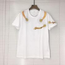 カジュアルを一歩大人に ジバンシー GIVENCHY Tシャツ/ティーシャツ 2026年春夏のトレンドアイテム