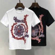 2026SSのトレンド商品 一気にトレンド感満載な着こなし 半袖Tシャツ 2色可選 VERSACE ヴェルサーチ