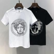 海外セレブは大人気 VERSACE ヴェルサーチ 半袖Tシャツ 2色可選 【2026年】夏のファッション 夏にぴったり上品