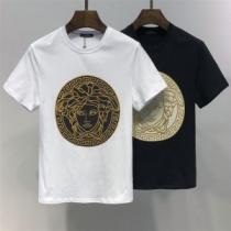 2色可選 半袖Tシャツ 春夏の流行り2026新品 今期のトレンド定番アイテム VERSACE ヴェルサーチ
