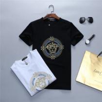 2026春夏人気トレンドアイテム 特に夏は人気アイテム VERSACE ヴェルサーチ 半袖Tシャツ 2色可選