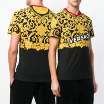 2色可選 半袖Tシャツ VERSACE ヴェルサーチ  2026年春夏のトレンドアイテム 季節感をプラス人気商品