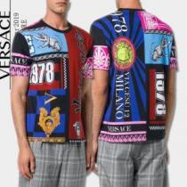 ぜひ今年のトレンドをチェック VERSACE ヴェルサーチ 半袖Tシャツ 【2026年】夏のファッション