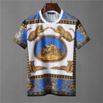 2026春夏の大注目トレンド VERSACE ヴェルサーチ 半袖Tシャツ 春夏のトレンドアイテム