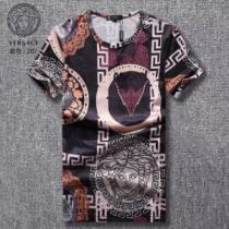 2色可選 半袖Tシャツ 《2025年》今、注目のストリート オシャレ印象で人気の高い VERSACE ヴェルサーチ