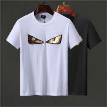 新作コレクションを見る 大人カジュアル夏ファッション2026 FENDI フェンディ 半袖Tシャツ 2色可選