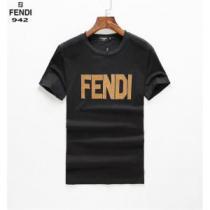おしゃれデザインも大人気 FENDI フェンディ 半袖Tシャツ 2色可選 【2026春夏】最新コレクション