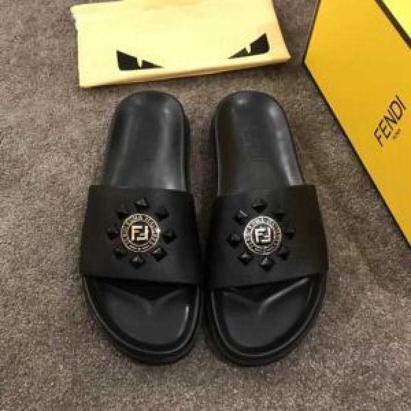 サンダル 毎年トレンドアイテムが出る フェンディ夏らしい季節感2026SS FENDI