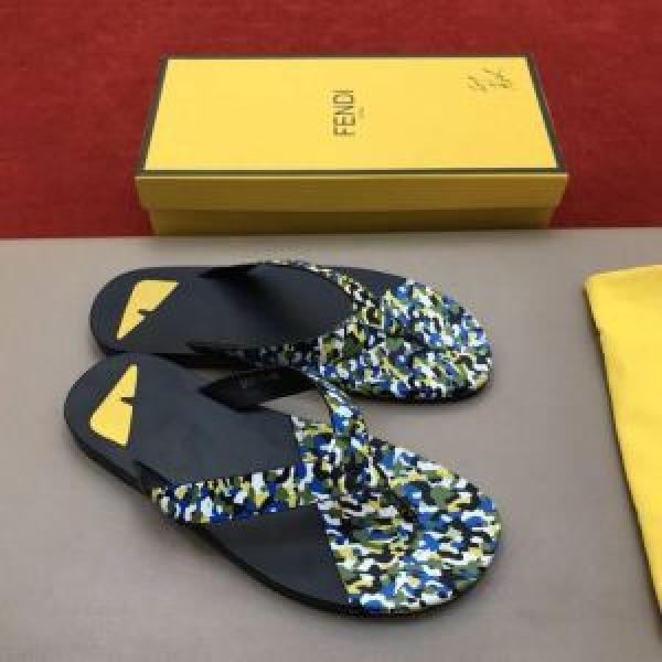 都市独特のトレンドアイテム フェンディ FENDI トングサンダル2025SSのトレンド商品