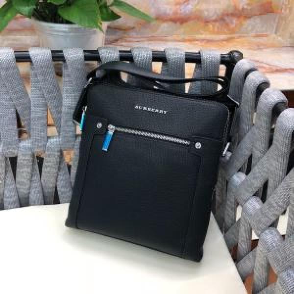 ビジネスバッグ 春夏の流行りトップス 2026春夏の大注目トレンド バーバリー BURBERRY.47.