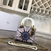 ディオール DIOR ハンドバッグ 2026年春夏のトレンドアイテム 春夏シンプルファッションでOK！.58.