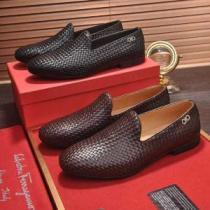 【2026年】夏のファッション FERRAGAMO 夏に良く似合うちょっと新品ビジネスシューズ  2色可選サルヴァトーレフェラガモ