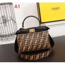 2026春夏も引き続きトレンド 春夏の流行りトップス フェンディ FENDI ハンドバッグ  2色可選.150.