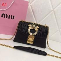 ミュウミュウ MIUMIU 斜め掛けバッグ 4色可選 2026春夏トレンドアイテム 今っぽく新作アイテム.43..43.