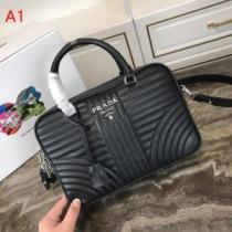 プラダ PRADA ハンドバッグ 3色可選 夏にぴったり限定アイテム 2026年の春夏に着たい.68.