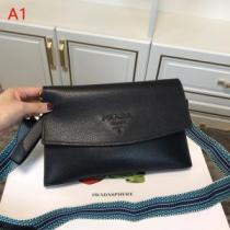 今年春夏ファション流行り プラダ PRADA 斜め掛けバッグ 4色可選 2026春夏も引き続きトレンド.68.