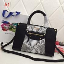 2026年の夏のマスト オススメしたい最新注目ファション プラダ PRADA ハンドバッグ 4色可選.68.