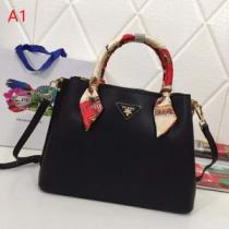 春夏の流行り2026新品 2026年春夏のトレンドアイテム プラダ PRADA ハンドバッグ 4色可選.68.