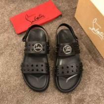 大人っぽく着こなし クリスチャンルブタン サンダル 2026春夏人気トレンドアイテム Christian Louboutin