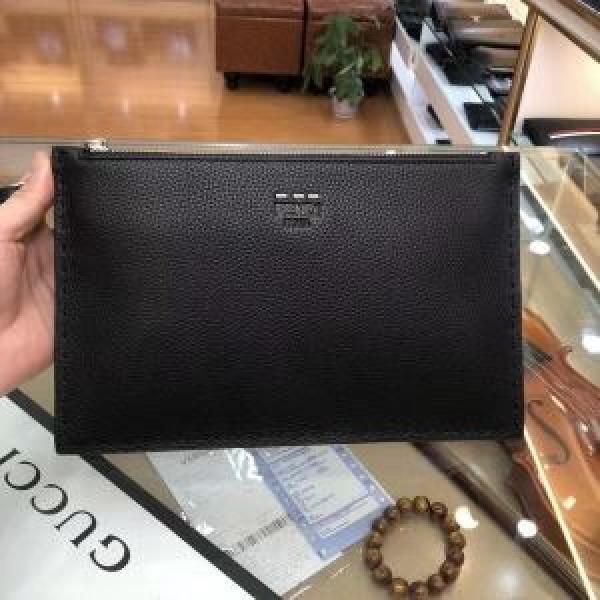 フェンディ FENDI ポーチ 2026春夏人気トレンドアイテム 海外セレブは大人気.487.