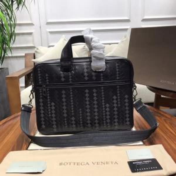 ビジネスバッグ 2色可選 《2026年》今、注目のストリート 海外セレブは大人気  ボッテガ ブランド BOTTEGA VENETA.61.
