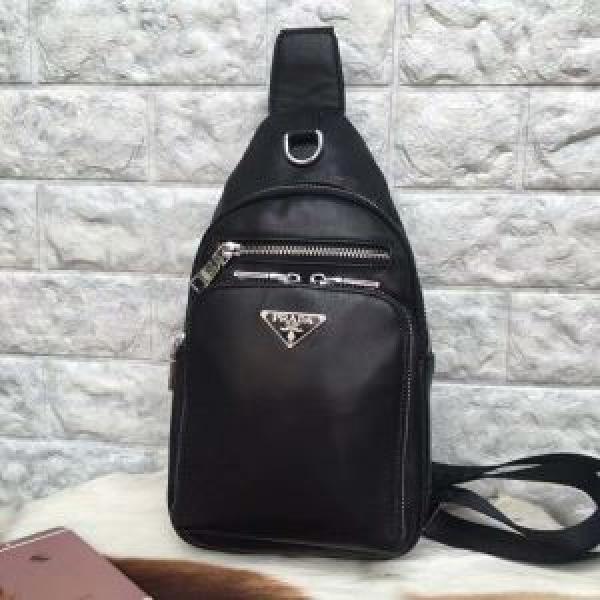 2026年の夏のマスト プラダ PRADA ショルダーバッグ 素敵なスタイルで夏の定番.57.