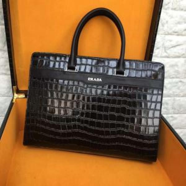 2026春夏トレンドアイテム 今年は大きめの新作がトレンド プラダ PRADA ビジネスバッグ.57.