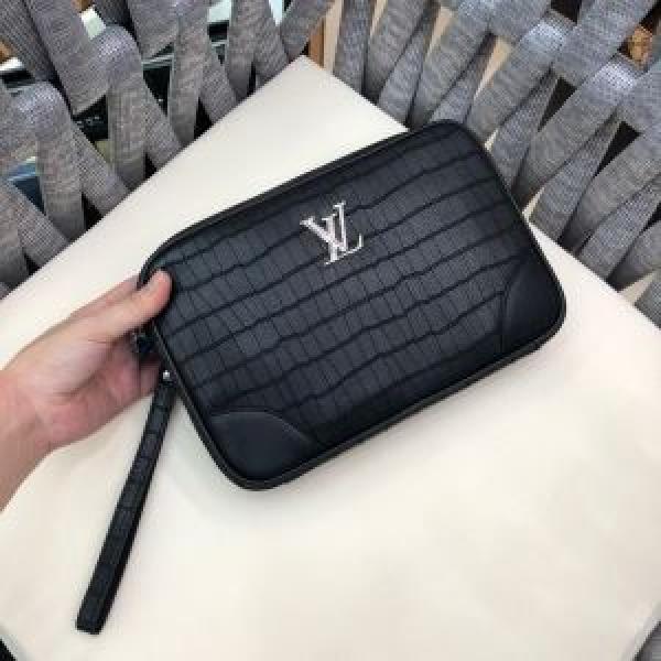 ルイ ヴィトン LOUIS VUITTON ポーチ 【2026年】夏のファッション  夏おすすめ人気ブランドアイテム.45.