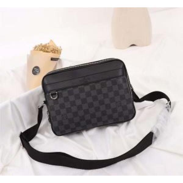 2026年春夏シーズンの人気 ルイ ヴィトン LOUIS VUITTON 斜め掛けバッグ 今流行りの最新コレクション.45.