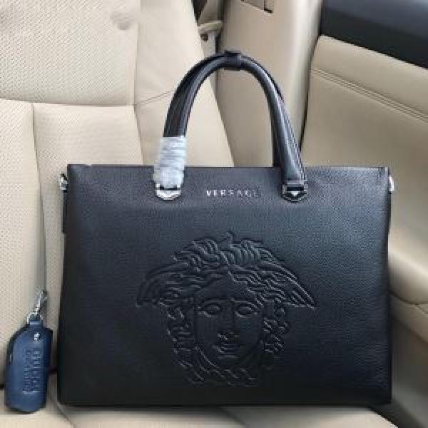 ヴェルサーチVERSACE ビジネスバッグ 2026春夏も引き続きトレンド 今年春夏ファション流行り.82.
