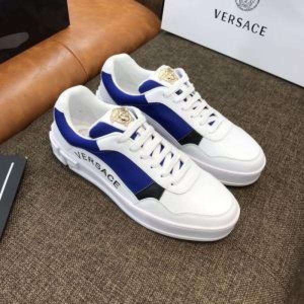 カジュアルシューズ  3色可選 2025春夏トレンドアイテム 今シーズン注目のデザイン VERSACE ヴェルサーチ
