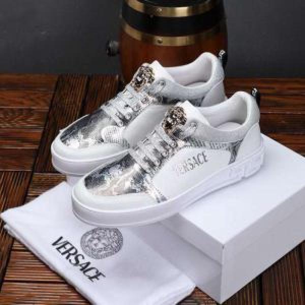 最新のトレンドブランド人気的 【2026春夏】最新コレクション VERSACE ヴェルサーチ カジュアルシューズ