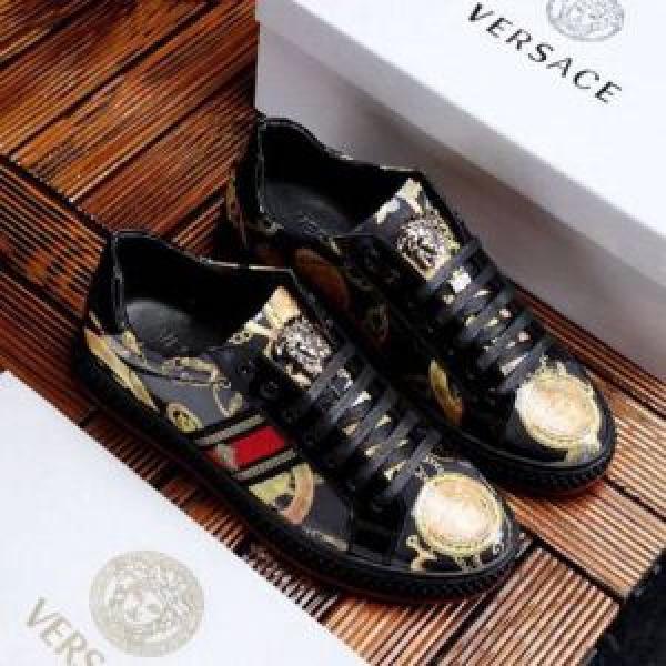2026春夏のトレンド新商品 VERSACE ヴェルサーチ カジュアルシューズ 素敵なスタイルで夏の定番