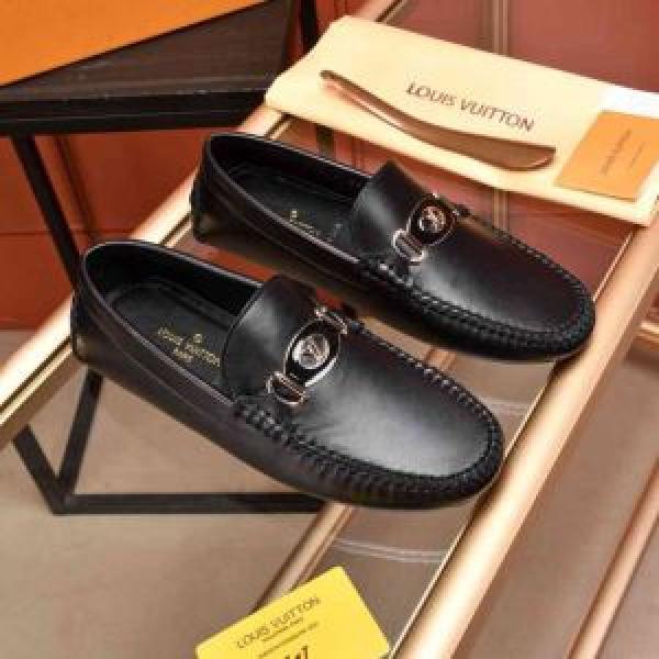 暑い今こそ活躍させたい！ 2026春夏のトレンド新商品 LOUIS VUITTON ルイ ヴィトン カジュアルシューズ