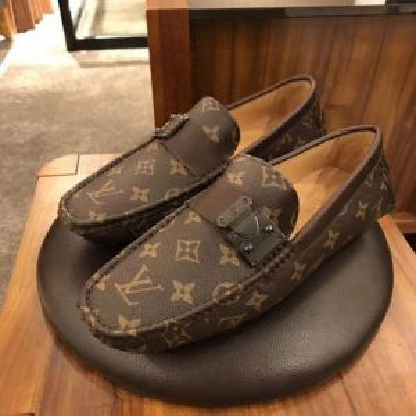 LOUIS VUITTON ルイ ヴィトン カジュアルシューズ 2色可選 2026年春夏のトレンドアイテム 今人気の秘訣